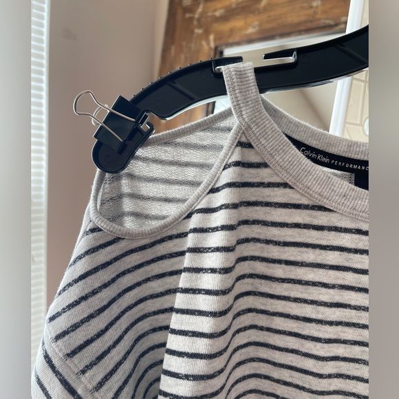 Calvin Klein Sweater! - Picture 3 of 5